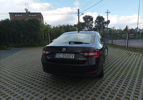 Skoda Superb cena 75000 przebieg: 131000, rok produkcji 2017 z Częstochowa małe 137